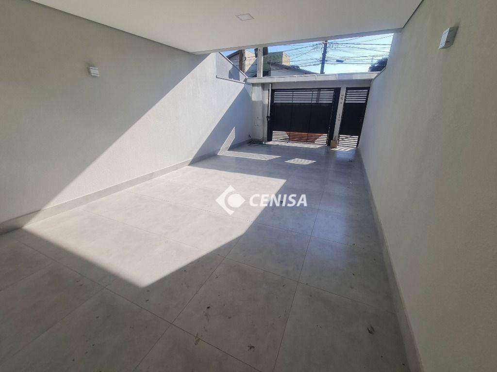 Casa à venda com 3 quartos, 206m² - Foto 3