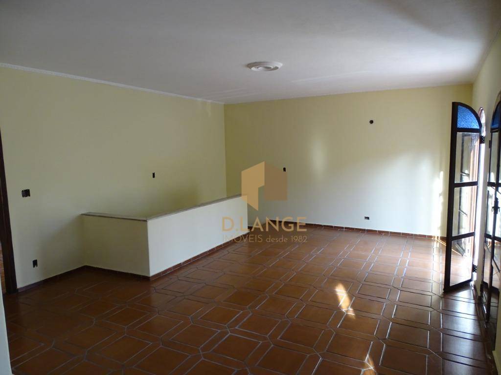 Casa à venda com 3 quartos, 237m² - Foto 4