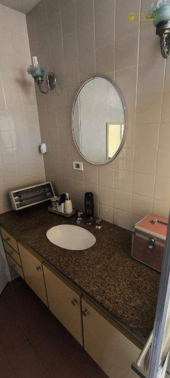 Casa à venda com 3 quartos, 204m² - Foto 10