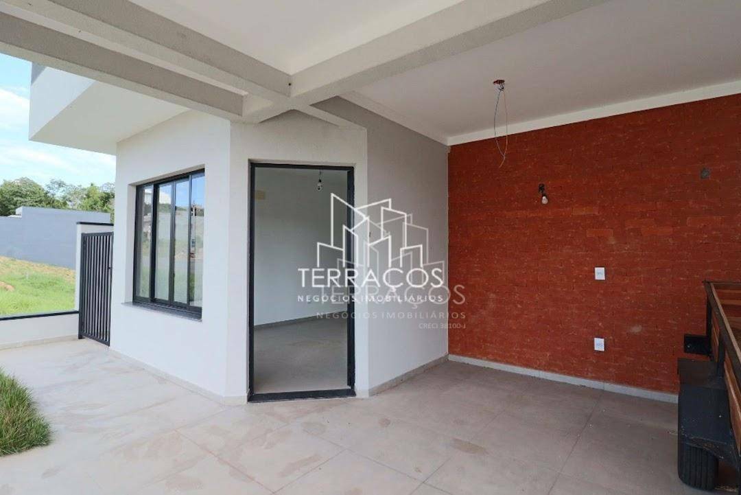 Casa de Condomínio à venda e aluguel com 3 quartos, 185m² - Foto 1