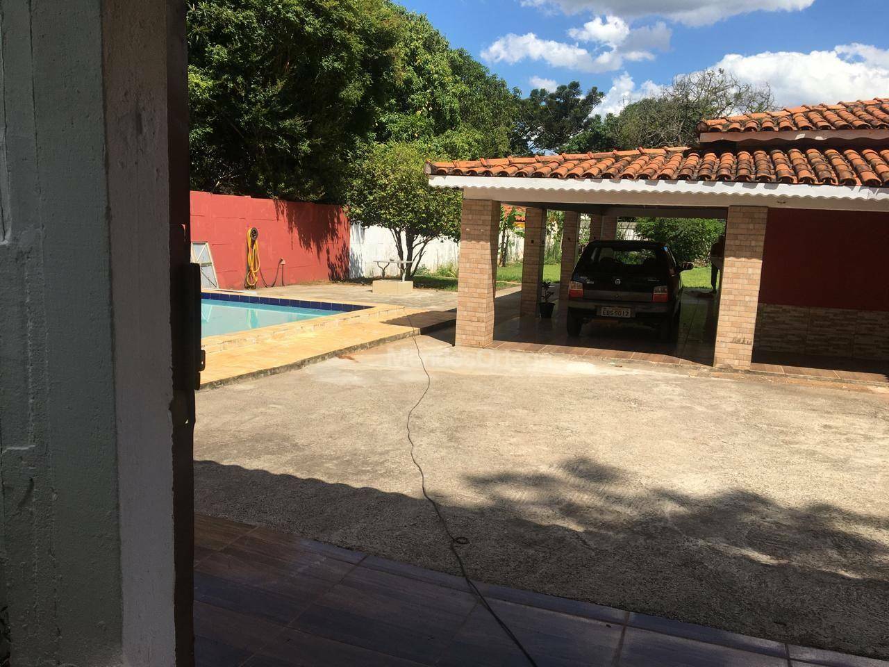 Casa para alugar com 2 quartos, 160m² - Foto 1