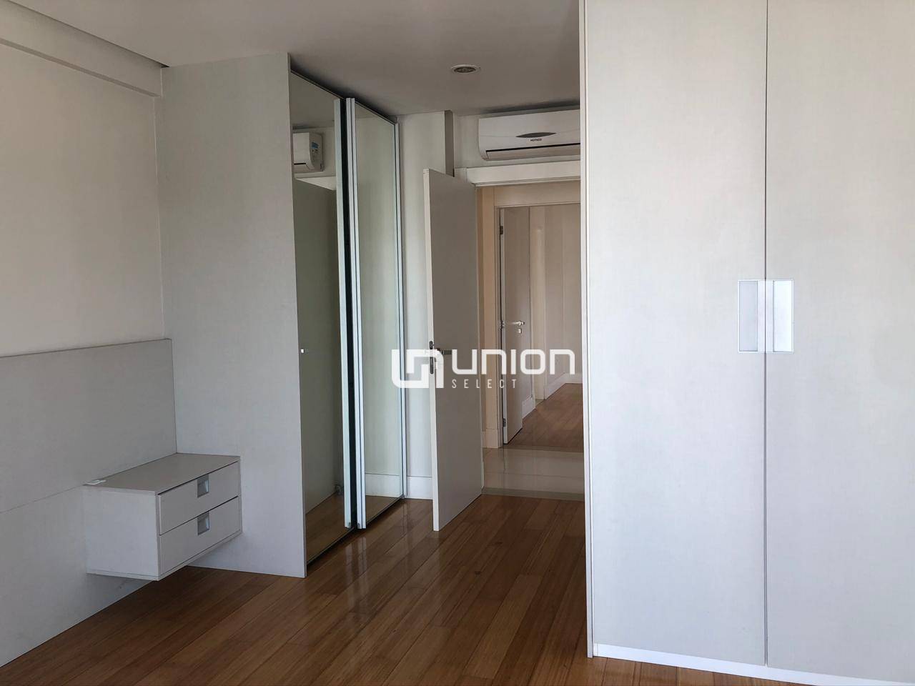 Apartamento à venda com 3 quartos, 130m² - Foto 19