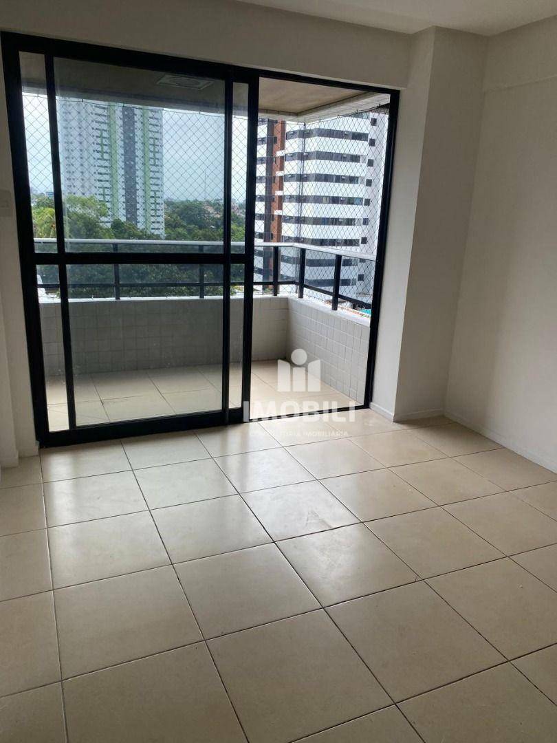 Apartamento à venda com 3 quartos, 97m² - Foto 2