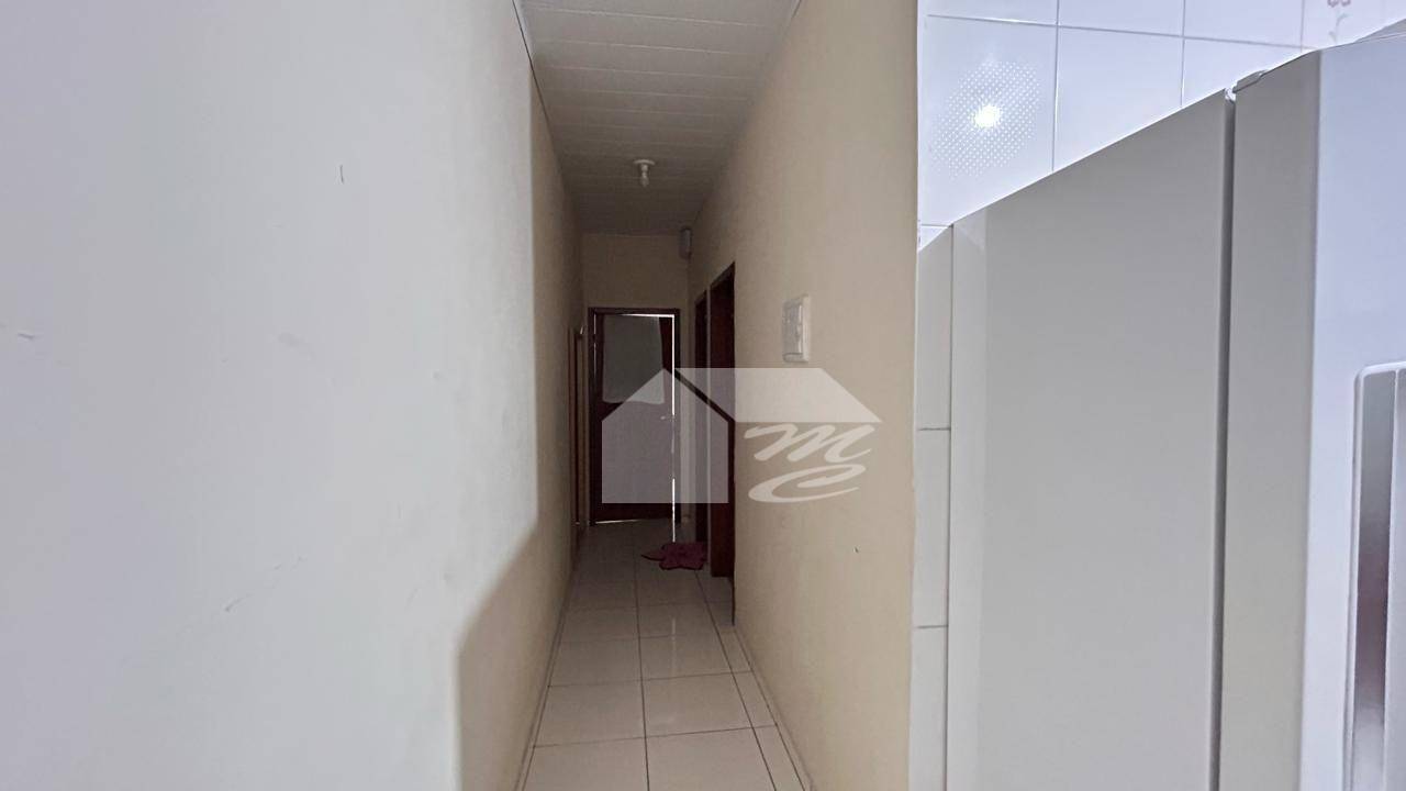 Casa à venda com 2 quartos, 70m² - Foto 9