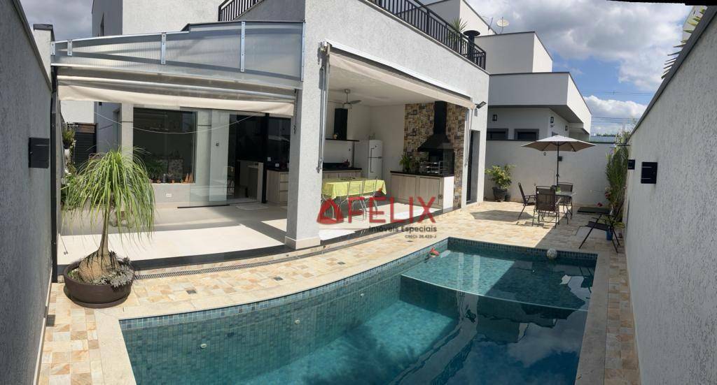 Sobrado à venda com 4 quartos, 256m² - Foto 1