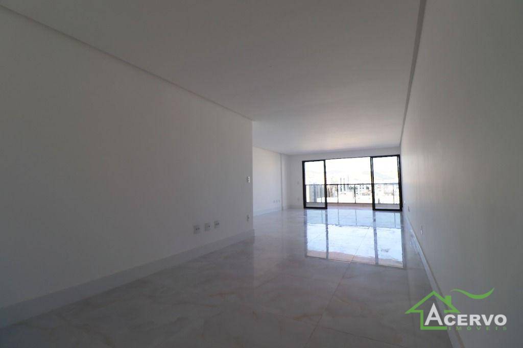 Apartamento à venda com 4 quartos, 190m² - Foto 2