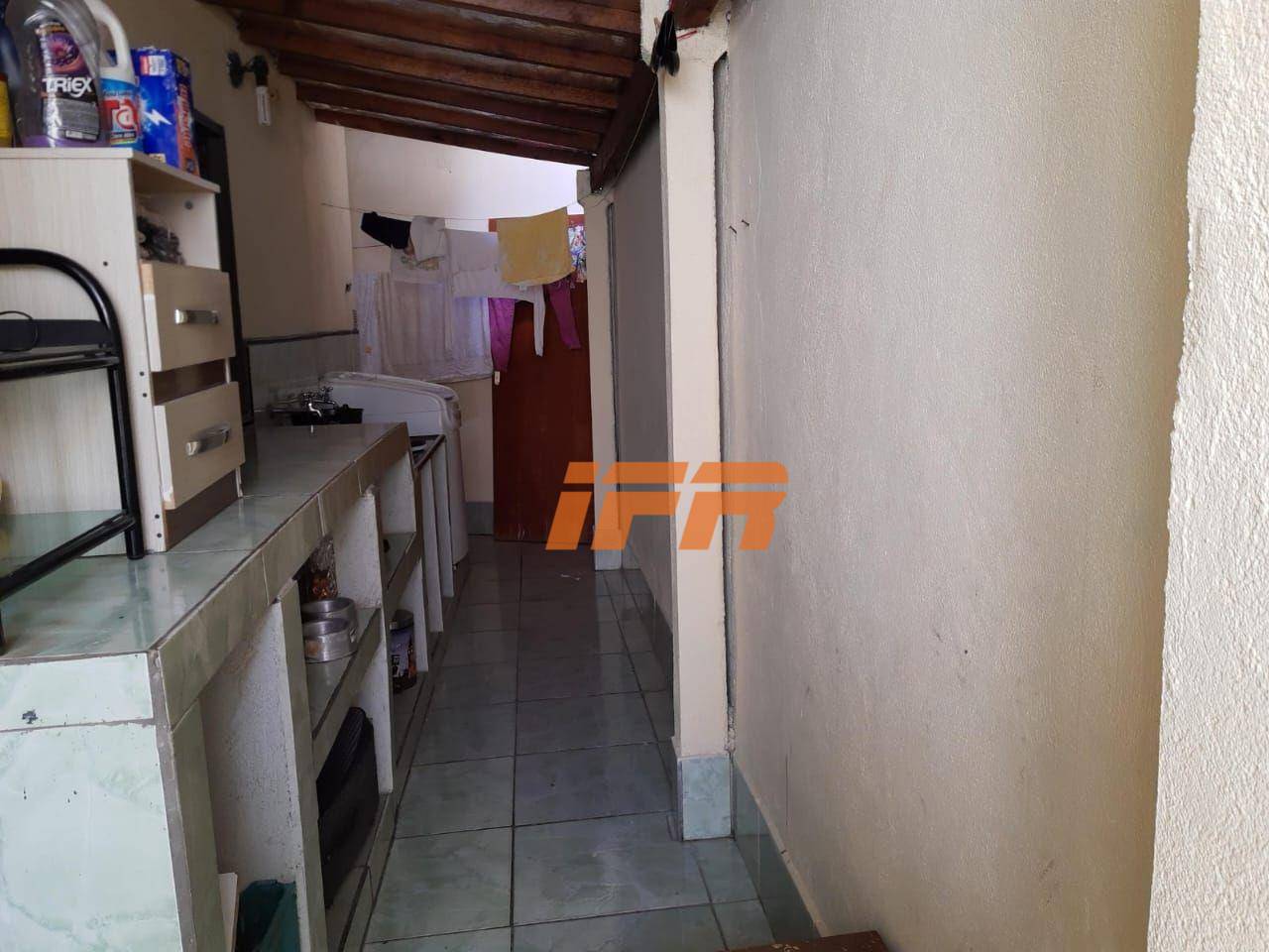 Casa à venda com 3 quartos, 180m² - Foto 10