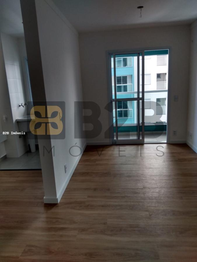 Apartamento à venda com 2 quartos, 60m² - Foto 1