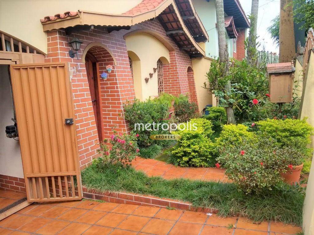 Casa à venda com 3 quartos, 258m² - Foto 2