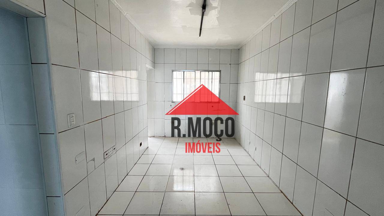 Casa para alugar com 5 quartos, 130m² - Foto 15