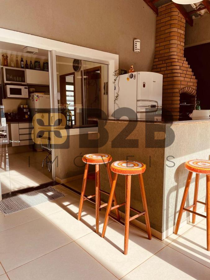 Casa de Condomínio à venda com 3 quartos, 247m² - Foto 15