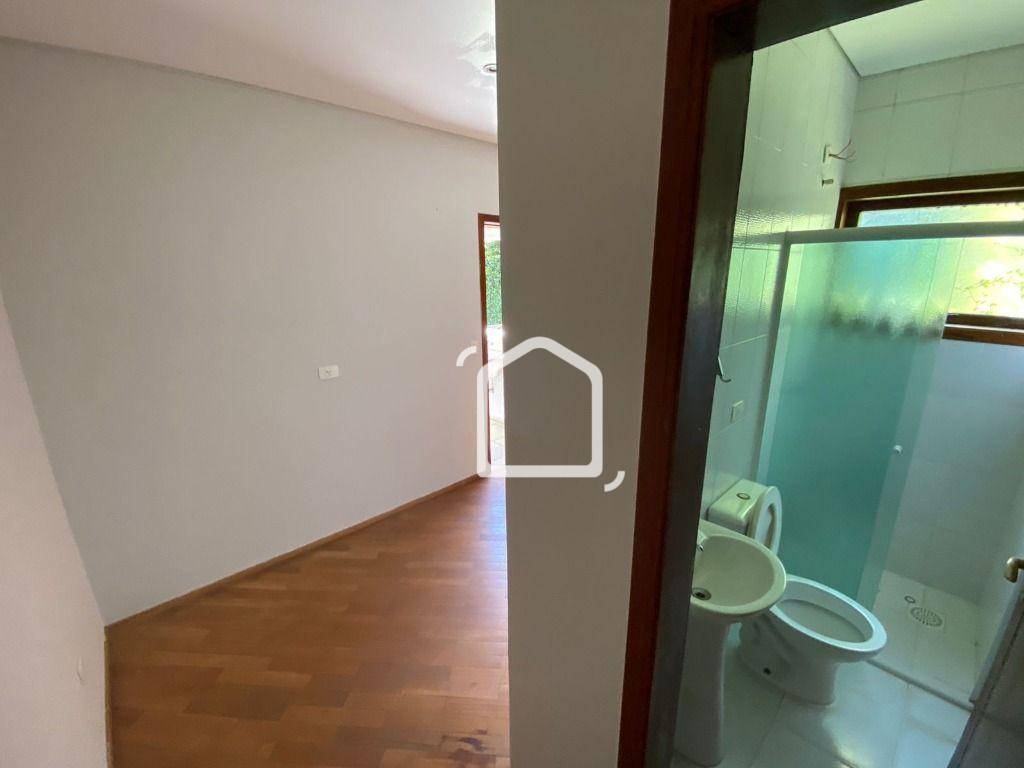 Casa para alugar com 4 quartos, 300m² - Foto 44