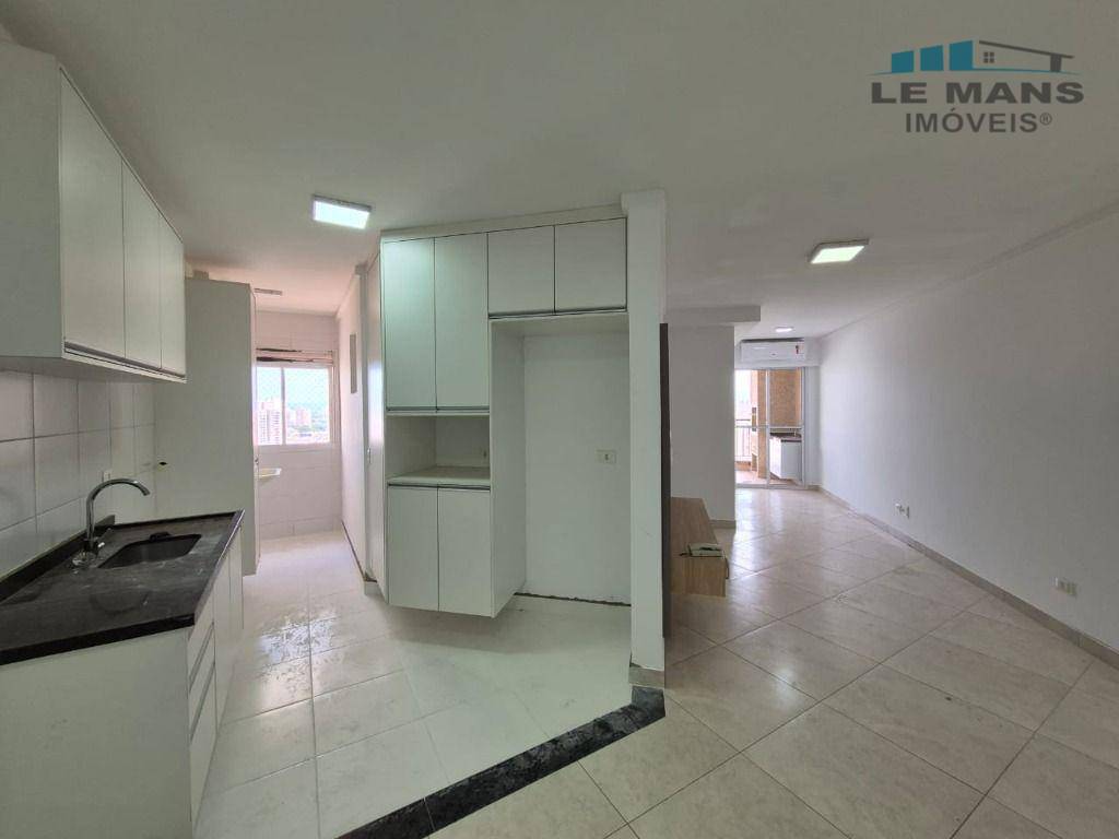 Apartamento para alugar com 2 quartos, 70m² - Foto 2