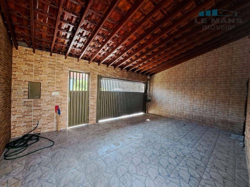 Casa à venda com 2 quartos, 80m² - Foto 2