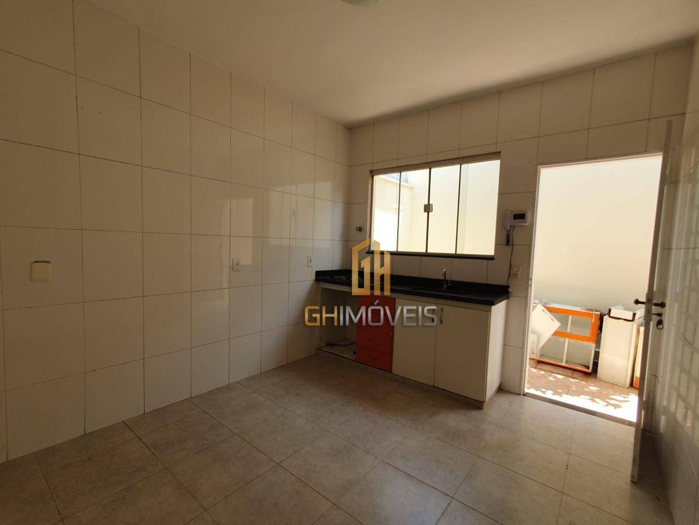 Casa à venda com 4 quartos, 150m² - Foto 4