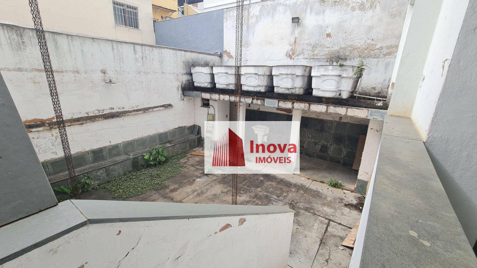 Casa à venda com 6 quartos, 300m² - Foto 19