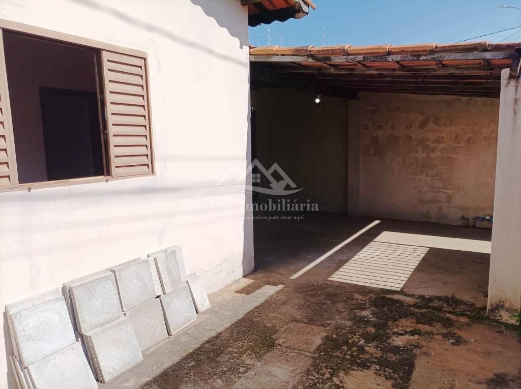 Casa à venda com 3 quartos, 100m² - Foto 2