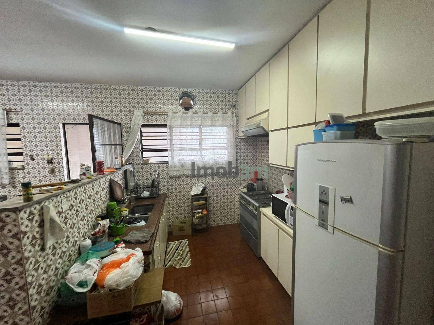 Casa à venda com 4 quartos, 210m² - Foto 10