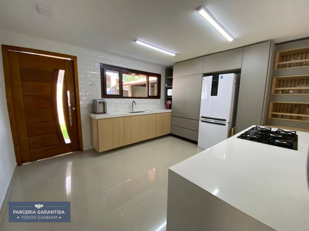 Casa à venda com 3 quartos, 119m² - Foto 1