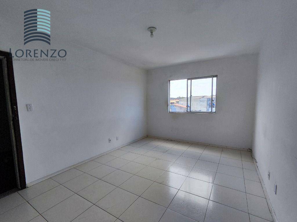 Apartamento à venda com 2 quartos, 70m² - Foto 2