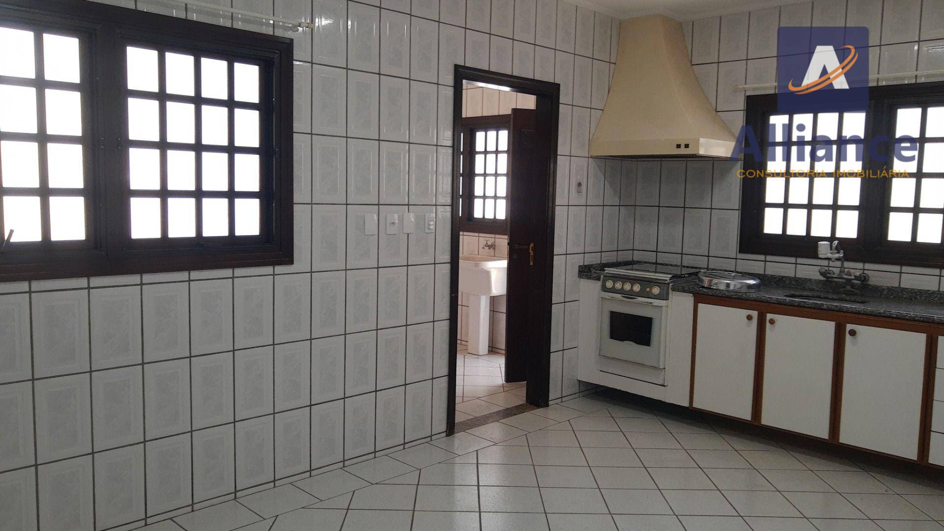 Casa de Condomínio para alugar com 3 quartos, 200m² - Foto 6