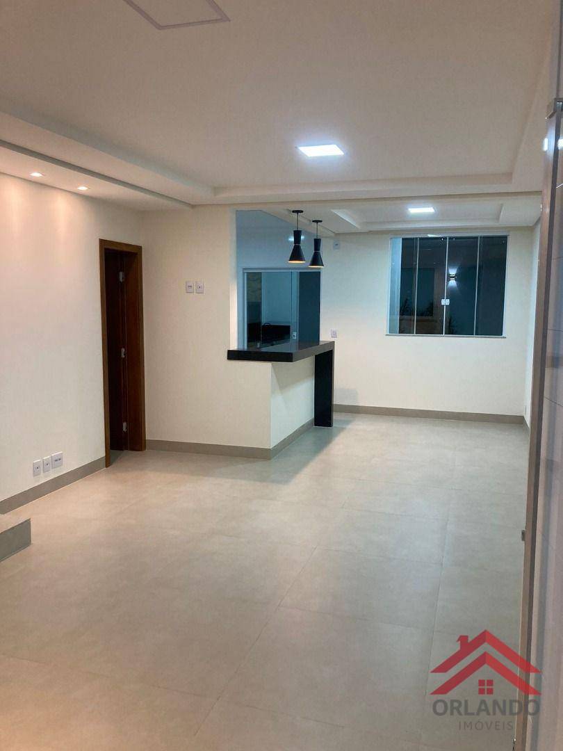 Sobrado à venda com 3 quartos, 130m² - Foto 1