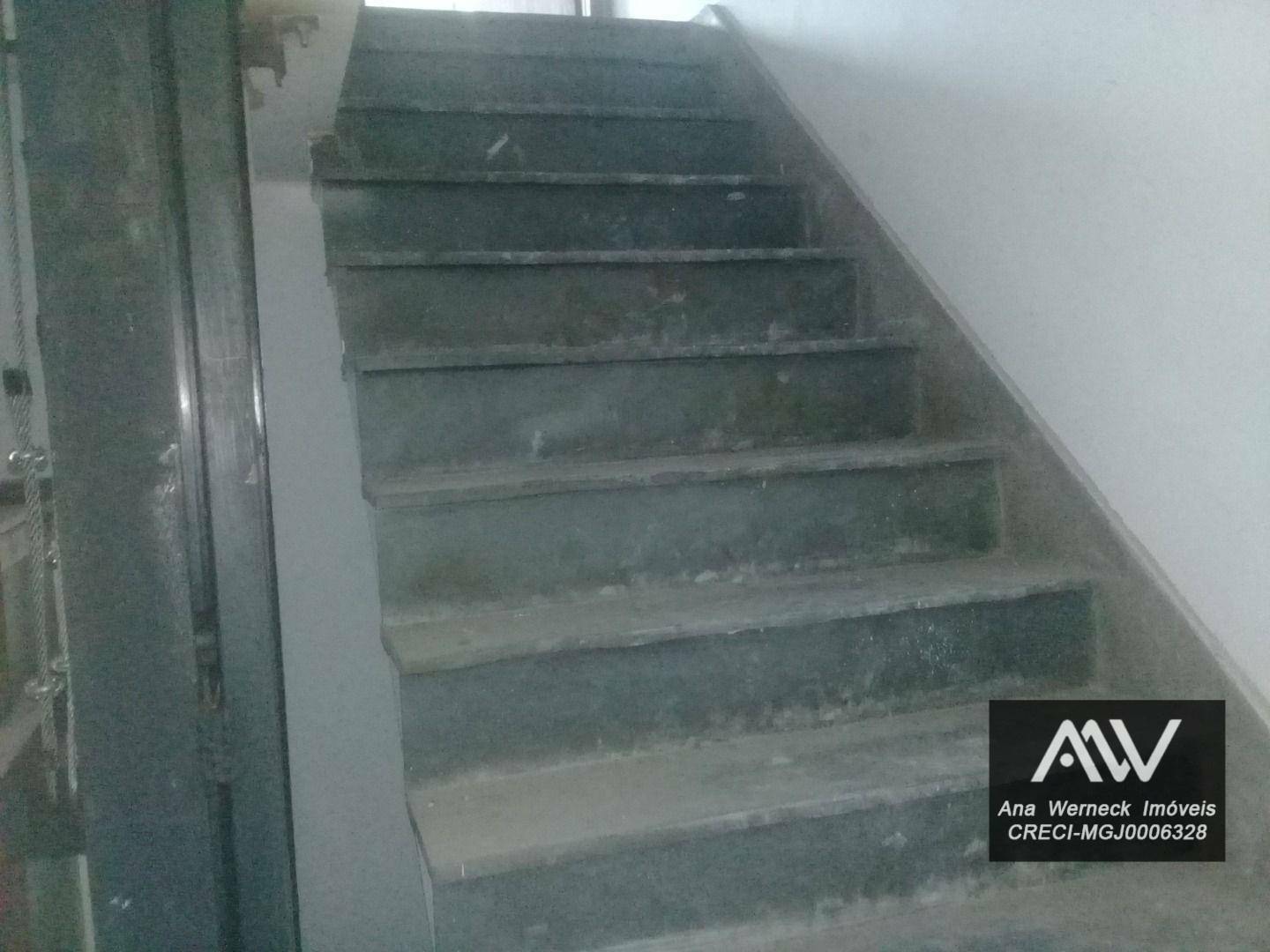 Casa à venda com 10 quartos, 200m² - Foto 19