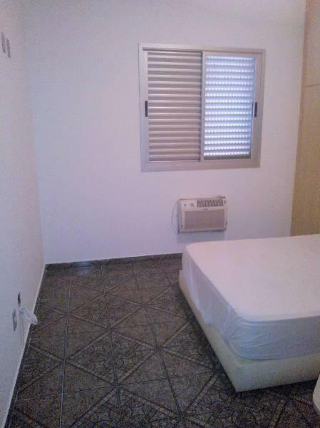 Apartamento à venda com 2 quartos, 75m² - Foto 2