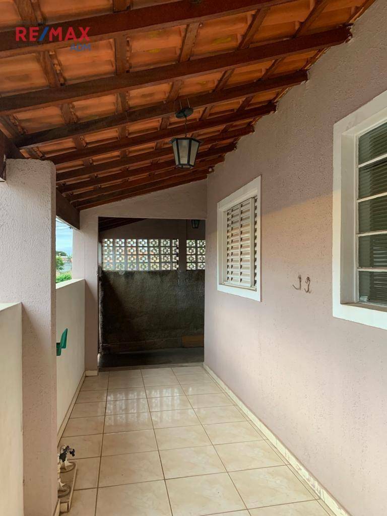 Casa à venda com 2 quartos, 100M2 - Foto 2