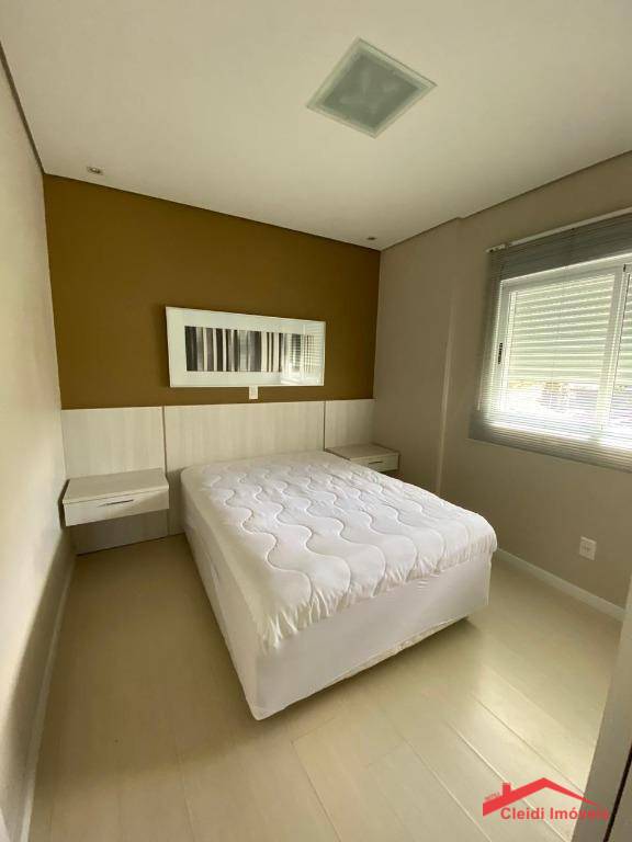 Apartamento para alugar com 3 quartos, 138m² - Foto 13