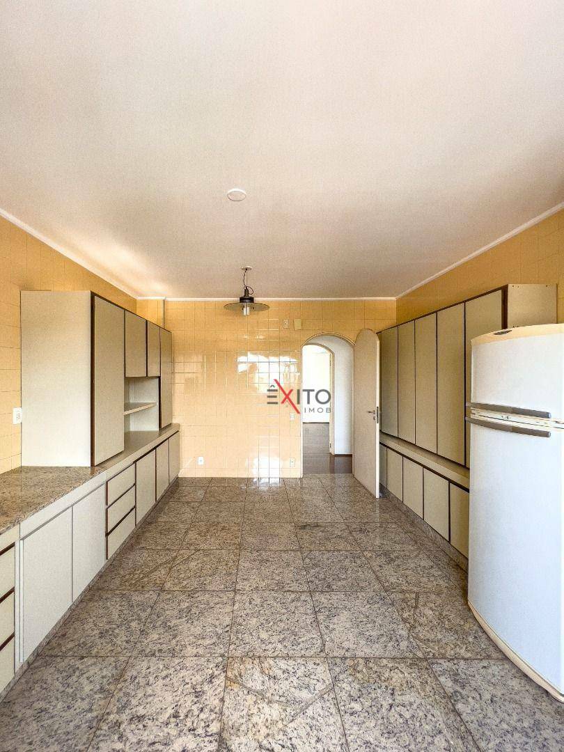 Apartamento à venda com 3 quartos, 260m² - Foto 15