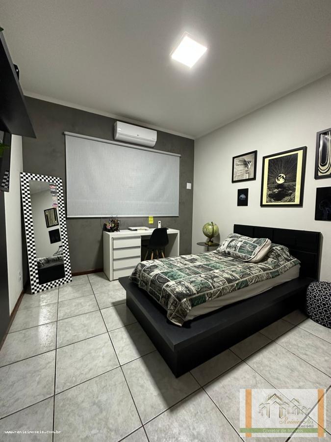 Casa à venda com 4 quartos, 360m² - Foto 14