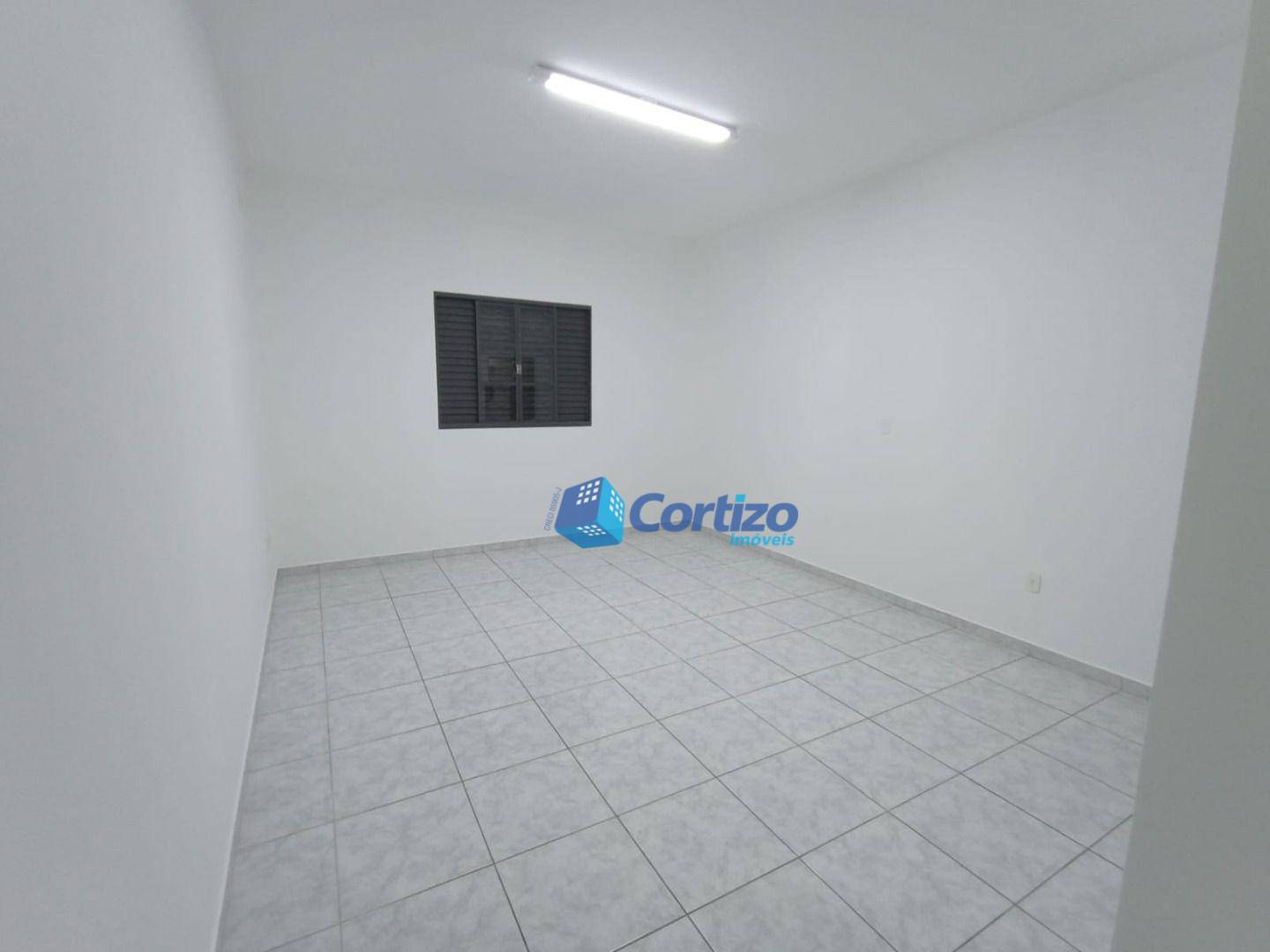 Casa para alugar com 3 quartos, 200m² - Foto 4