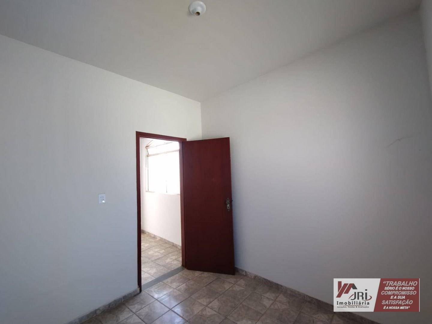 Casa à venda e aluguel com 3 quartos, 100m² - Foto 15