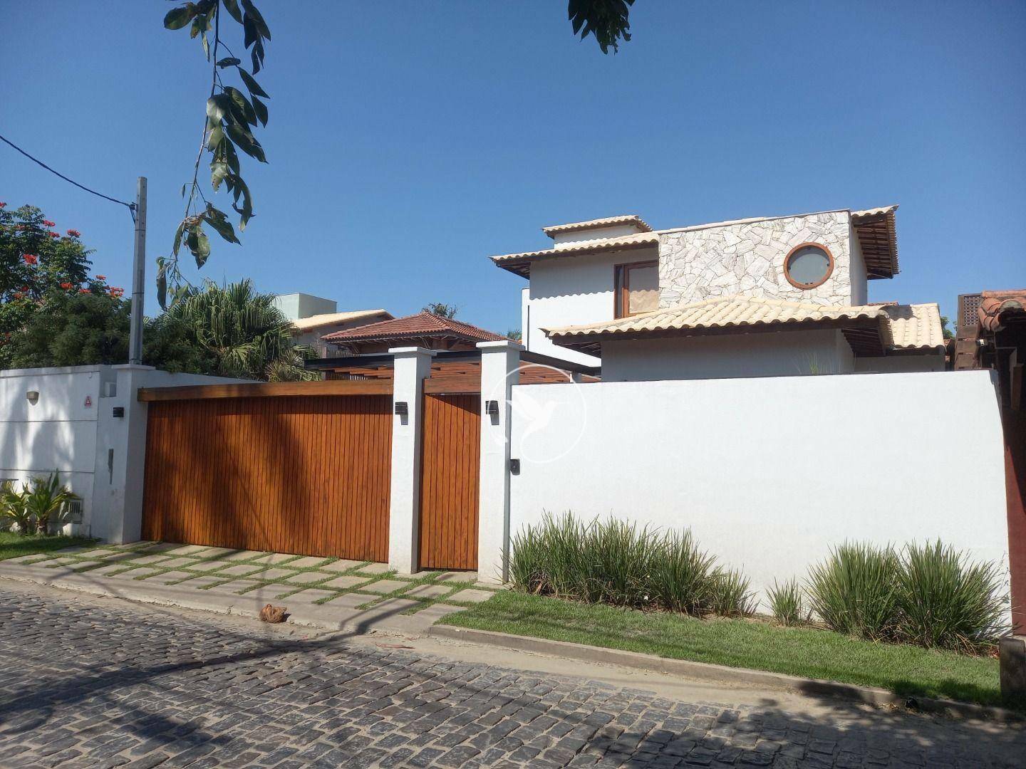 Casa à venda com 4 quartos, 299m² - Foto 1