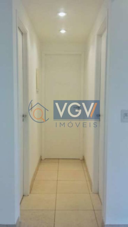 Apartamento à venda com 2 quartos, 55m² - Foto 7