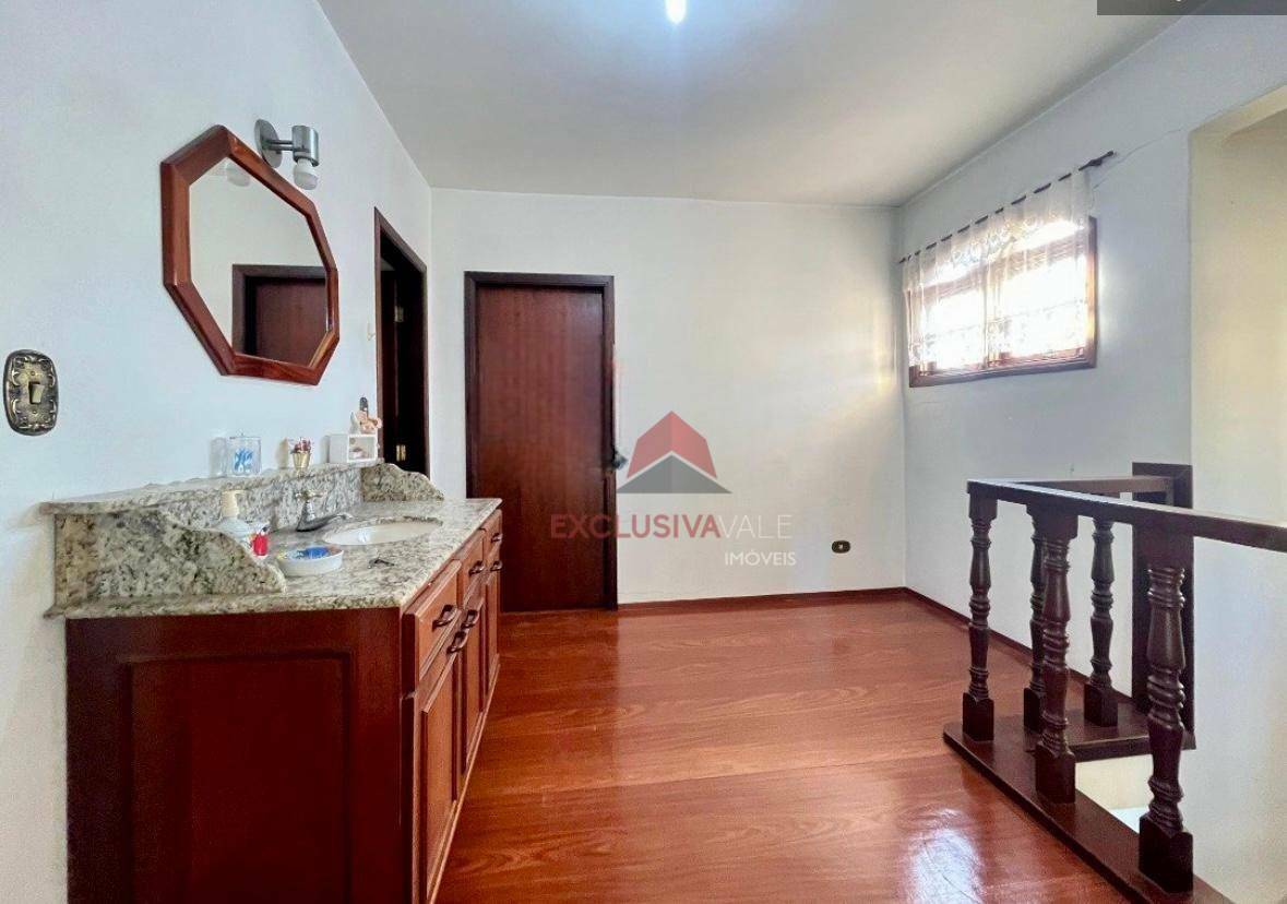 Casa à venda com 5 quartos, 320m² - Foto 18