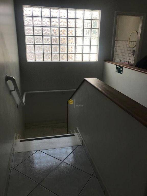 Casa para alugar com 5 quartos, 600m² - Foto 16