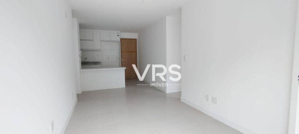 Apartamento à venda com 2 quartos, 63m² - Foto 3