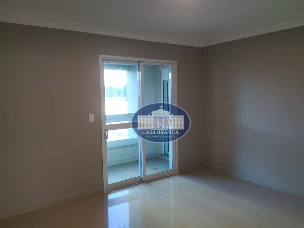 Apartamento para alugar com 4 quartos, 298m² - Foto 2