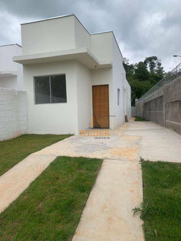 Casa à venda com 3 quartos, 71m² - Foto 1