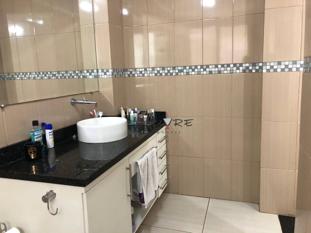 Apartamento à venda com 3 quartos, 210m² - Foto 18