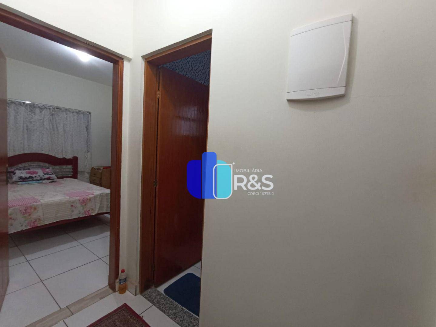 Casa à venda com 6 quartos, 231m² - Foto 23