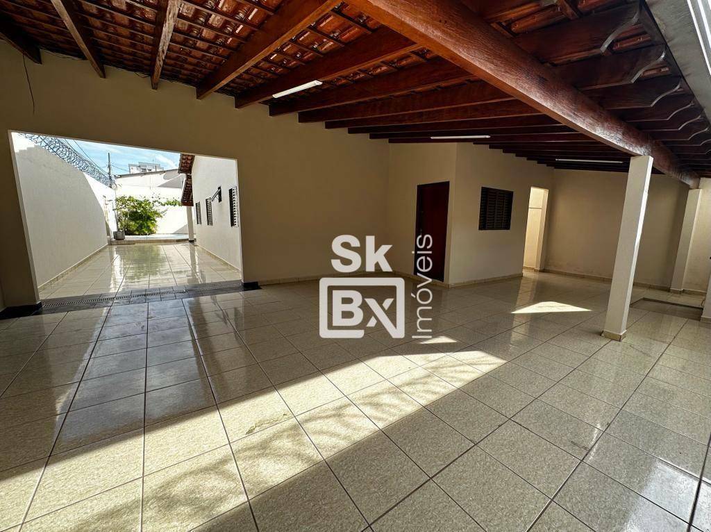 Casa à venda com 3 quartos, 168m² - Foto 3