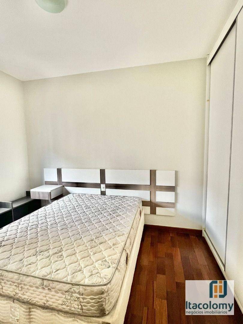 Apartamento à venda com 4 quartos, 212m² - Foto 8