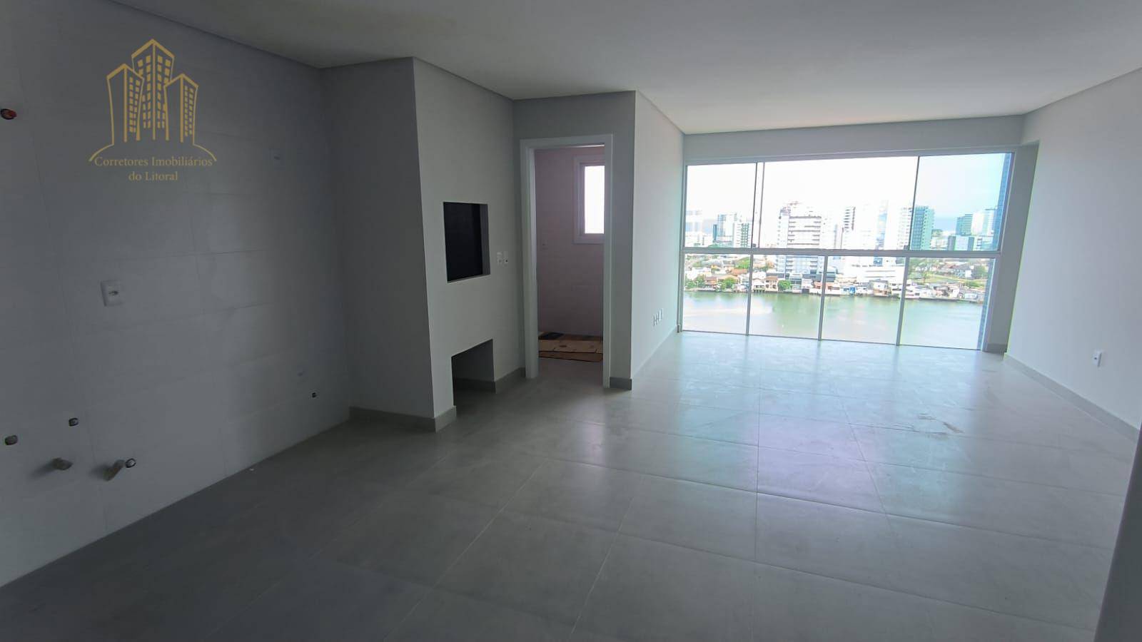 Apartamento à venda com 2 quartos, 62m² - Foto 2