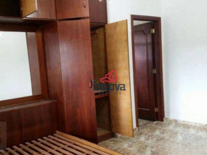 Casa à venda com 4 quartos, 297m² - Foto 4