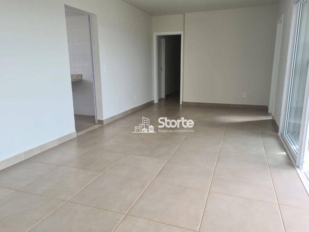 Apartamento à venda com 3 quartos, 136m² - Foto 2