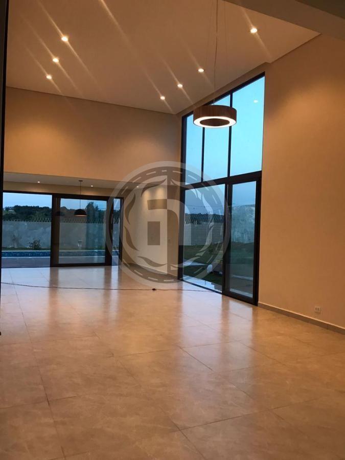 Casa de Condomínio à venda com 3 quartos, 250m² - Foto 2