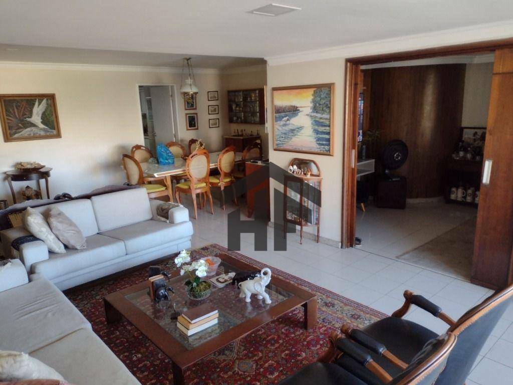 Apartamento à venda com 4 quartos, 194m² - Foto 8